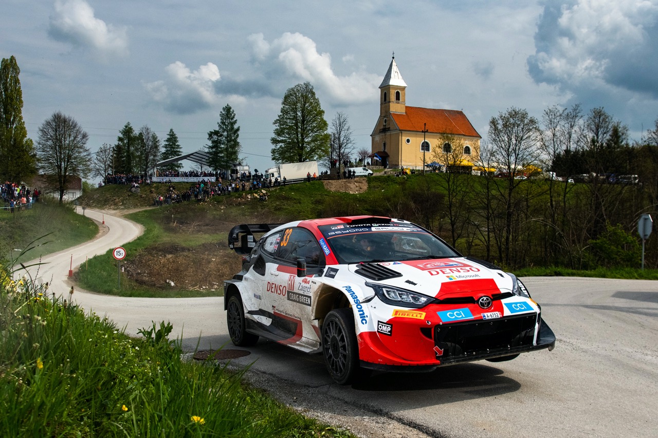 WRC Thierry Neuville Esce Di Strada E Elfyn Evans Passa Al Comando Del